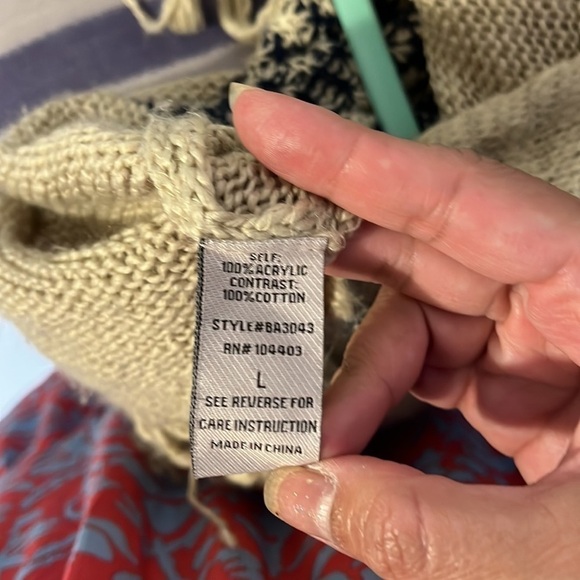 Blue Pepper Vintage Crochet poncho/cardigan Size L - Picture 8 of 9